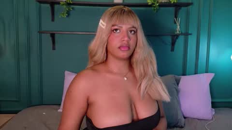 Snapshot of taylor_sexyy chatting on February 27, 11:49 pm Taylor online show from February 27, 11:49 pm