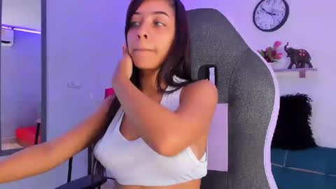 Taylor online show from October 31, 9:49 pm