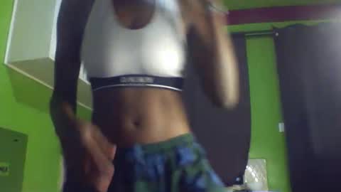 Snapshot of taylor_swift09 chatting on February 15, 10:28 pm taylor_swift09 online show from February 15, 10:28 pm