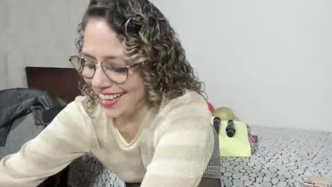 taylorhot72_ online show from February 18, 1:54 am