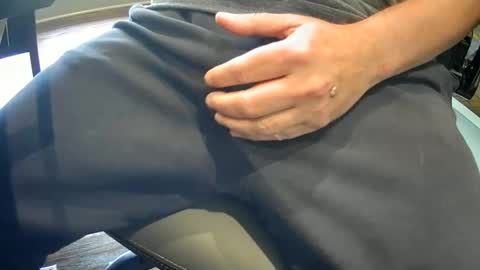 Snapshot of taylorsguy chatting on April 8, 4:29 pm taylorsguy online show from April 8, 4:29 pm