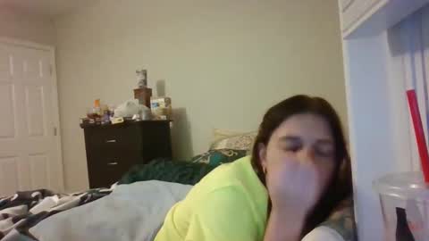 Snapshot of taylorslay chatting on April 9, 5:18 am taylorslay online show from April 9, 5:18 am