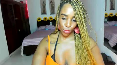 Snapshot of taylorslims chatting on February 19, 7:32 pm taylorslims online show from February 19, 7:32 pm