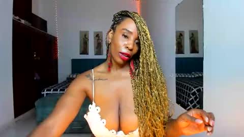 Snapshot of taylorslims chatting on April 16, 8:20 pm taylorslims online show from April 16, 8:20 pm