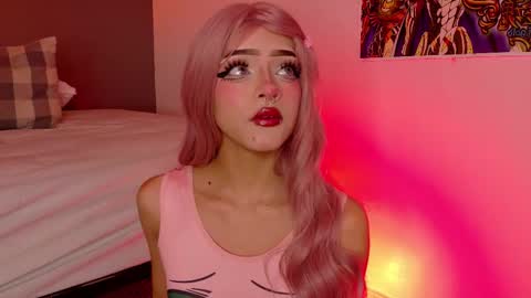 TAYLOR  online show from February 5, 11:48 am