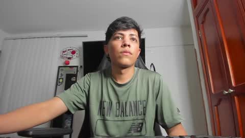 Snapshot of taylorsorf chatting on December 11, 11:32 pm taylorsorf online show from December 11, 11:32 pm