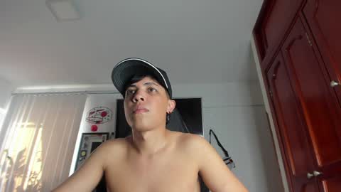 Snapshot of taylorsorf chatting on December 14, 8:08 pm taylorsorf online show from December 14, 8:08 pm