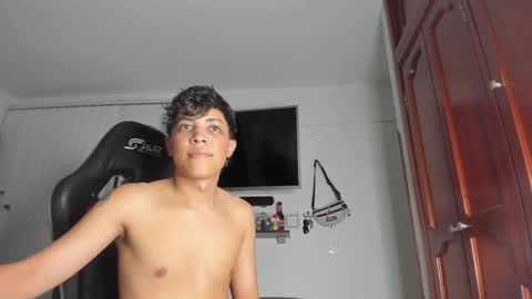 Snapshot of taylorsorf chatting on December 20, 12:30 am taylorsorf online show from December 20, 12:30 am