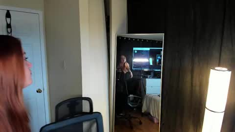 Snapshot of taylortait chatting on March 7, 6:22 pm Taylor Tait online show from March 7, 6:22 pm