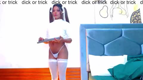 Tayra...  online show from October 29, 6:26 am