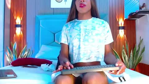 Snapshot of tayra1 chatting on June 29, 8:31 am Tayra... online show from June 29, 8:31 am