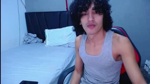 Tayron online show from December 5, 5:42 pm