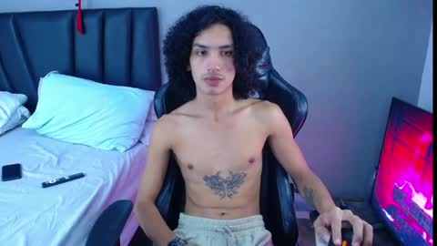 Tayron online show from April 3, 9:24 pm