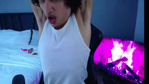 Tayron online show from April 30, 2:12 pm