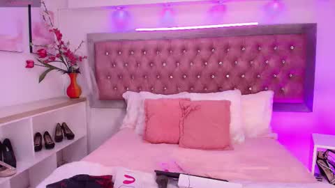 Snapshot of tayzon_foxxx chatting on September 20, 1:01 pm Sofia online show from September 20, 1:01 pm