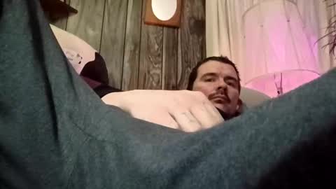 Snapshot of tbaxter95187 chatting on February 2, 1:04 am tbaxter95187 online show from February 2, 1:04 am