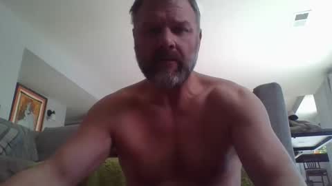 Snapshot of tbiz82 chatting on April 5, 9:01 pm Tbiz82 online show from April 5, 9:01 pm