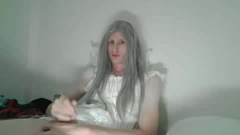 Snapshot of tcute0 chatting on January 12, 12:10 pm tcute0 online show from January 12, 12:10 pm