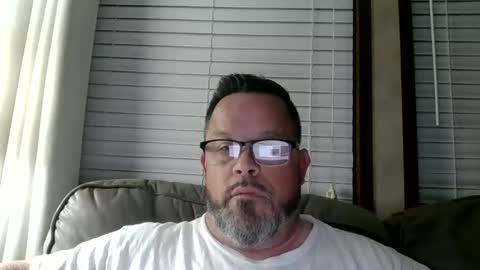 Snapshot of tdhawk87 chatting on May 7, 9:58 am tdhawk87 online show from May 7, 9:58 am