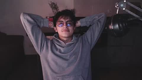 Snapshot of te0__0 chatting on February 4, 3:45 am Teo independent model online show from February 4, 3:45 am