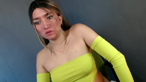 Snapshot of te_amo28 chatting on January 5, 11:01 pm ellaine online show from January 5, 11:01 pm
