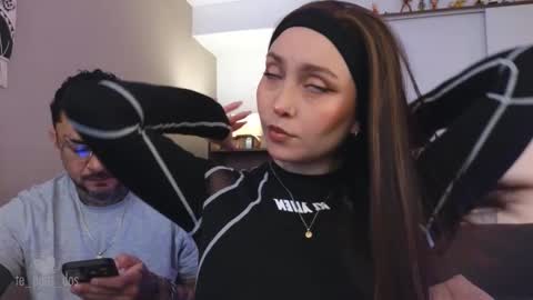 Snapshot of te_para_dos chatting on October 8, 4:15 pm Leo and Luna online show from October 8, 4:15 pm