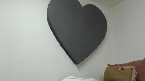 ALICIA--- online show from December 3, 7:27 am