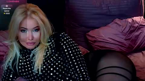 teasingjulianna online show from January 18, 3:32 am