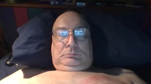 Snapshot of tebb61 chatting on October 27, 8:46 pm Mark online show from October 27, 8:46 pm