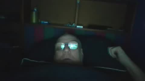 Snapshot of tebb61 chatting on November 17, 6:52 am Mark online show from November 17, 6:52 am