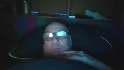 Snapshot of tebb61 chatting on December 22, 8:22 am Mark online show from December 22, 8:22 am