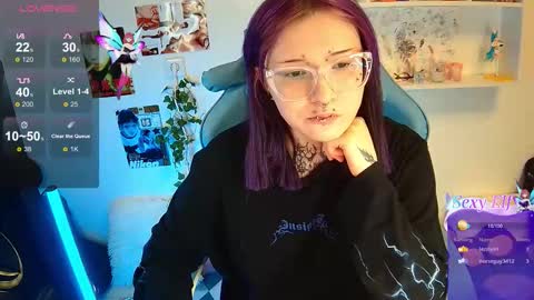 Snapshot of technical_face_powder_error chatting on January 9, 2:53 pm technical_face_powder_error online show from January 9, 2:53 pm