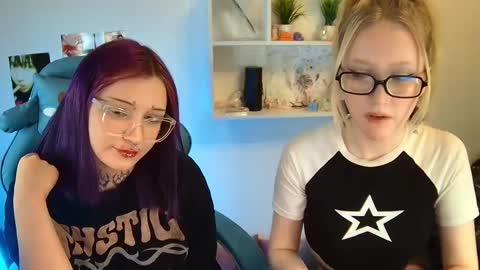 Snapshot of technical_face_powder_error chatting on January 16, 1:15 pm technical_face_powder_error online show from January 16, 1:15 pm