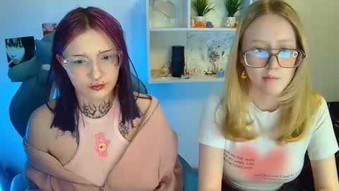 Snapshot of technical_face_powder_error chatting on January 17, 12:21 pm technical_face_powder_error online show from January 17, 12:21 pm