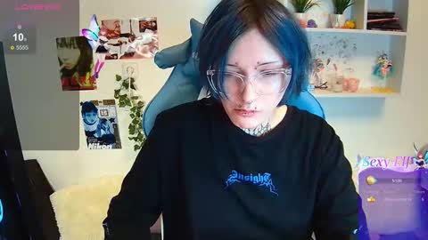 Snapshot of technical_face_powder_error chatting on March 18, 5:38 pm technical_face_powder_error online show from March 18, 5:38 pm