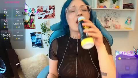 Snapshot of technical_face_powder_error chatting on April 1, 11:55 am technical_face_powder_error online show from April 1, 11:55 am