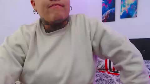 Charlee He online show from December 8, 2:41 pm