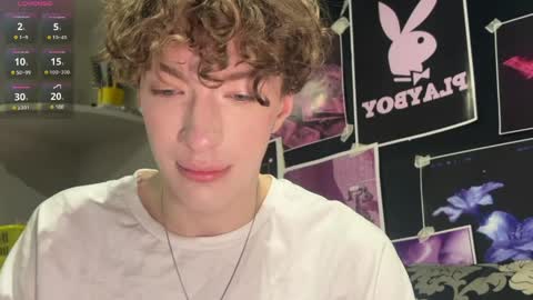 Snapshot of technoracer chatting on March 31, 12:01 am Alice online show from March 31, 12:01 am