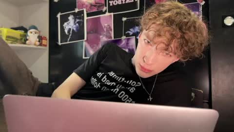 Snapshot of technoracer chatting on April 1, 2:23 am Alice online show from April 1, 2:23 am