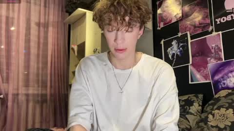 Snapshot of technoracer chatting on April 3, 11:36 pm Alice online show from April 3, 11:36 pm