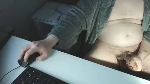 Snapshot of techskiota chatting on February 13, 11:56 pm Tech online show from February 13, 11:56 pm