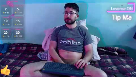 Snapshot of teddy_foster chatting on February 27, 1:22 pm teddy_foster online show from February 27, 1:22 pm