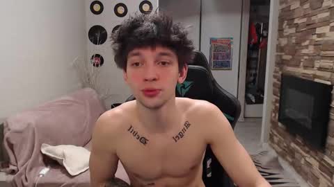 Snapshot of teddy_mode chatting on November 19, 5:46 pm Teddy online show from November 19, 5:46 pm