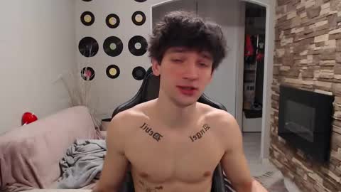 Snapshot of teddy_mode chatting on November 25, 1:16 am Teddy online show from November 25, 1:16 am