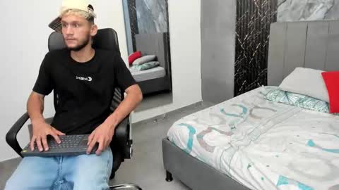 Snapshot of tedyx99 chatting on March 6, 8:38 pm Tedy online show from March 6, 8:38 pm