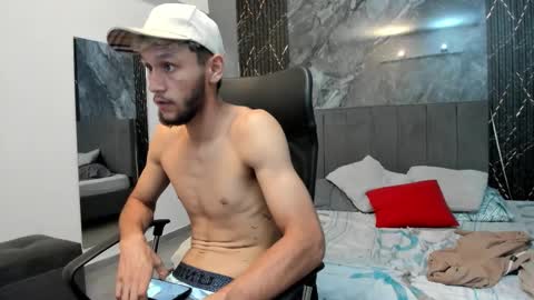 Snapshot of tedyx99 chatting on March 16, 5:44 am Tedy online show from March 16, 5:44 am