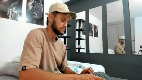 Snapshot of tedyx99 chatting on March 30, 9:10 am Tedy online show from March 30, 9:10 am