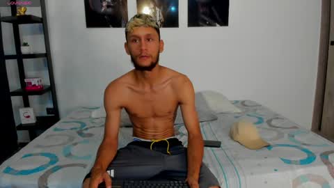 Snapshot of tedyx99 chatting on April 4, 9:12 pm Tedy online show from April 4, 9:12 pm