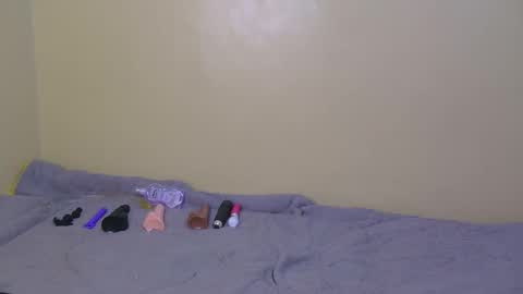 Snapshot of tee_17 chatting on April 4, 7:50 am tee_17 online show from April 4, 7:50 am