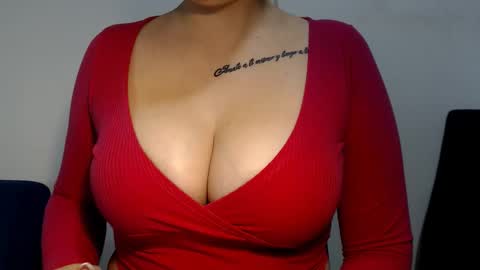 Teeyara  online show from October 10, 7:51 am